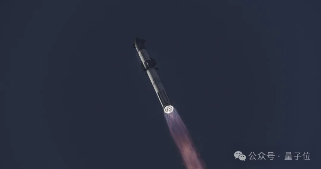 马斯克星舰创造奇迹！冲出大气层后顺利返回，人类航天进入新时代